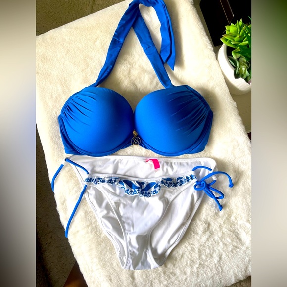 Two Piece Swimsuit Victoria Secret Medium 34D - Picture 2 of 3